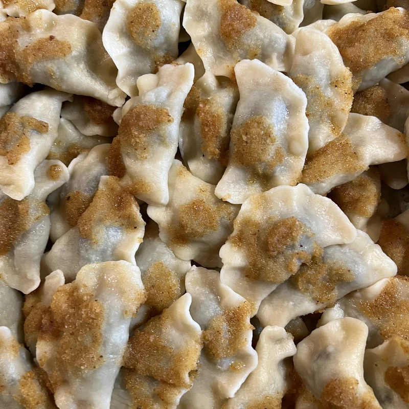 Domowe pierogi z wędzoną śliwką